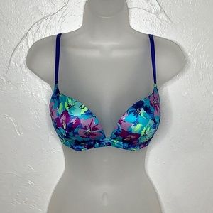 Victoria’s Secret Floral Biofit Push up bra size 32D EUC
